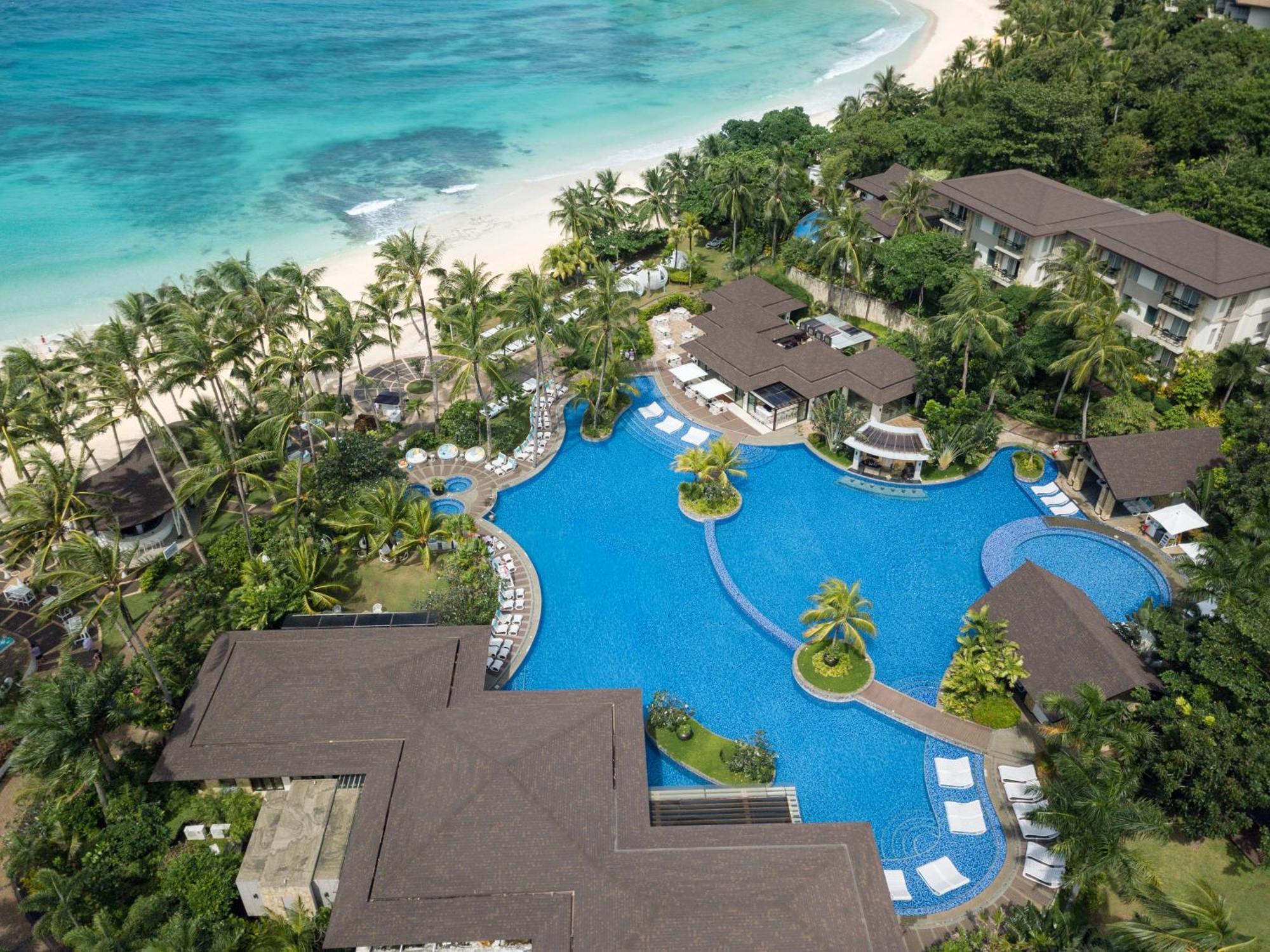 Movenpick Resort & Spa Boracay Yapak Exteriér fotografie Aerial view of the resort