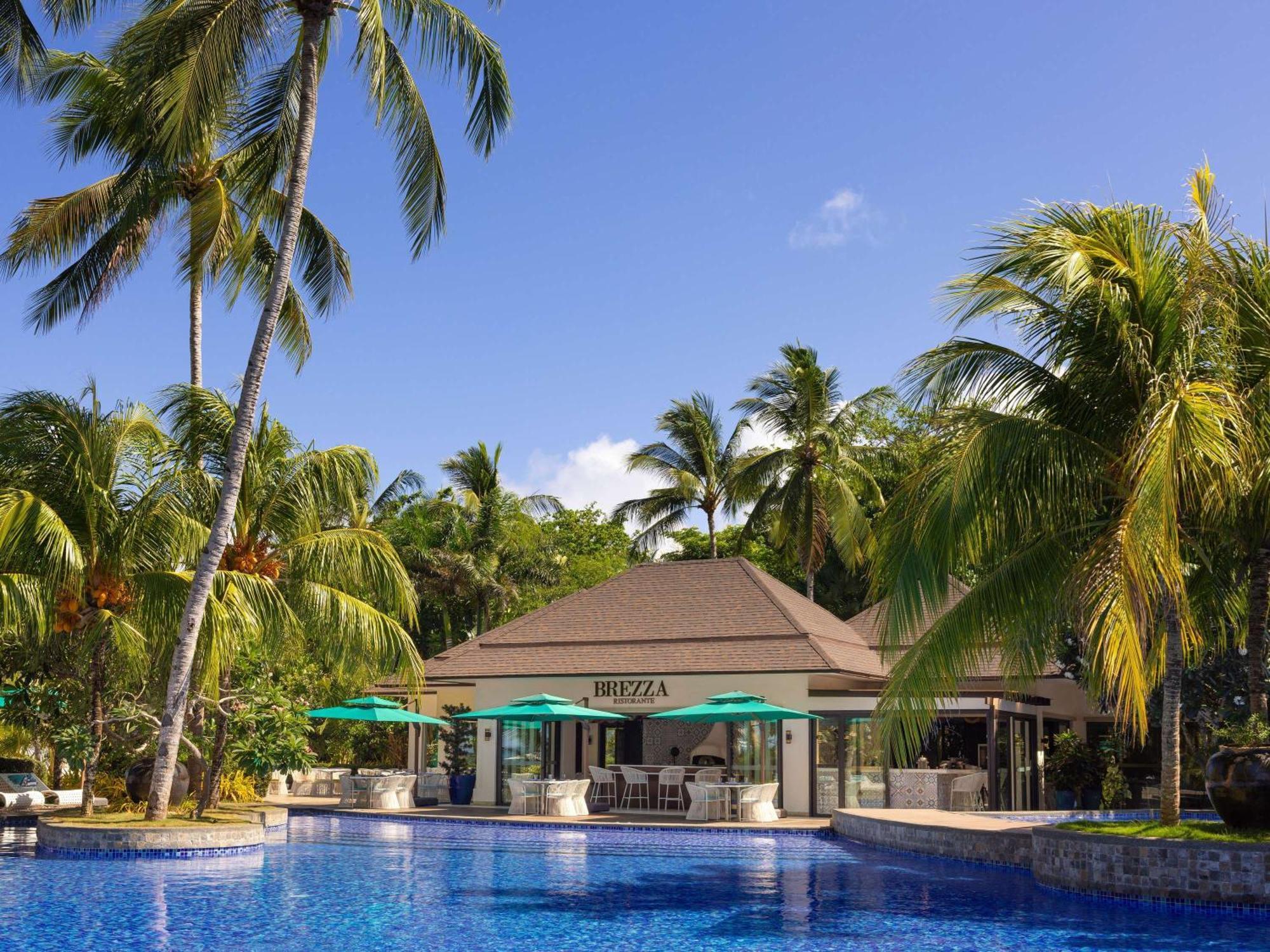 Movenpick Resort & Spa Boracay Yapak Exteriér fotografie The swimming pool at the resort